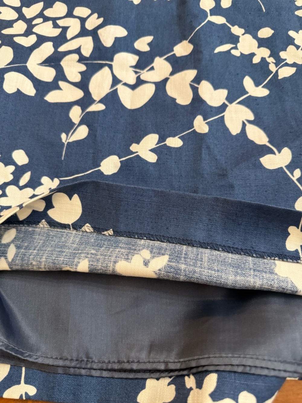 Michael Kors Italy Floral Skirt Size 4 EUC MSRP $295 - Picture 7 of 7